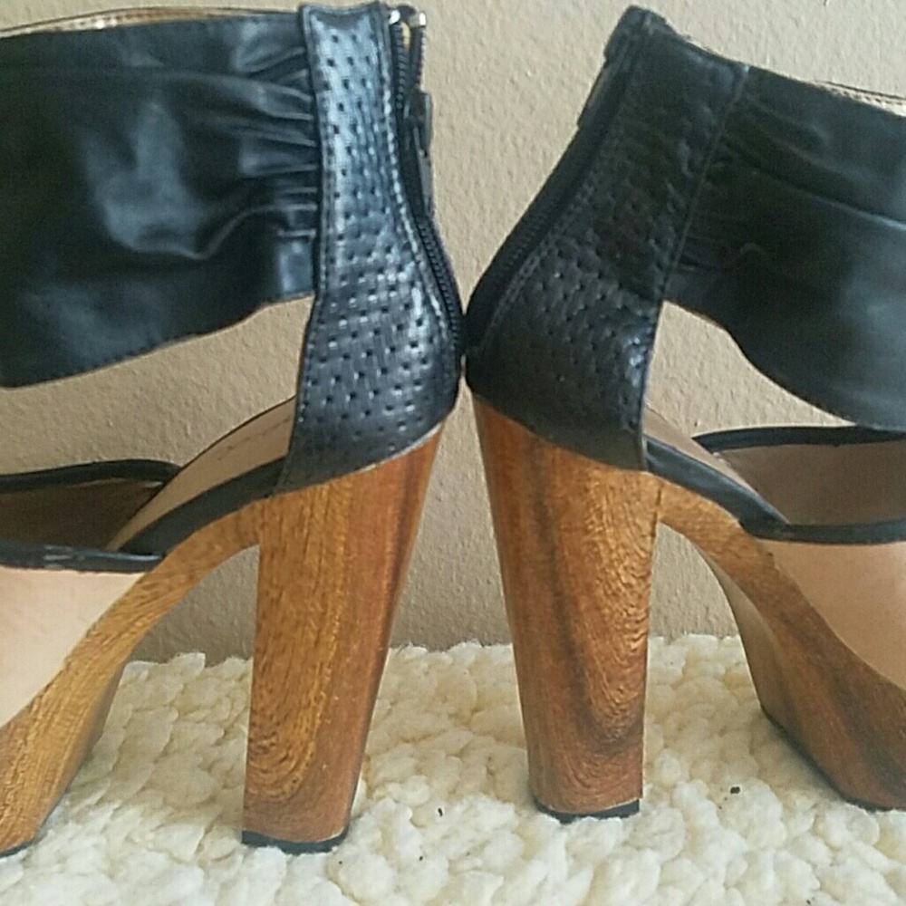 Shoes - Picture 4 of 7